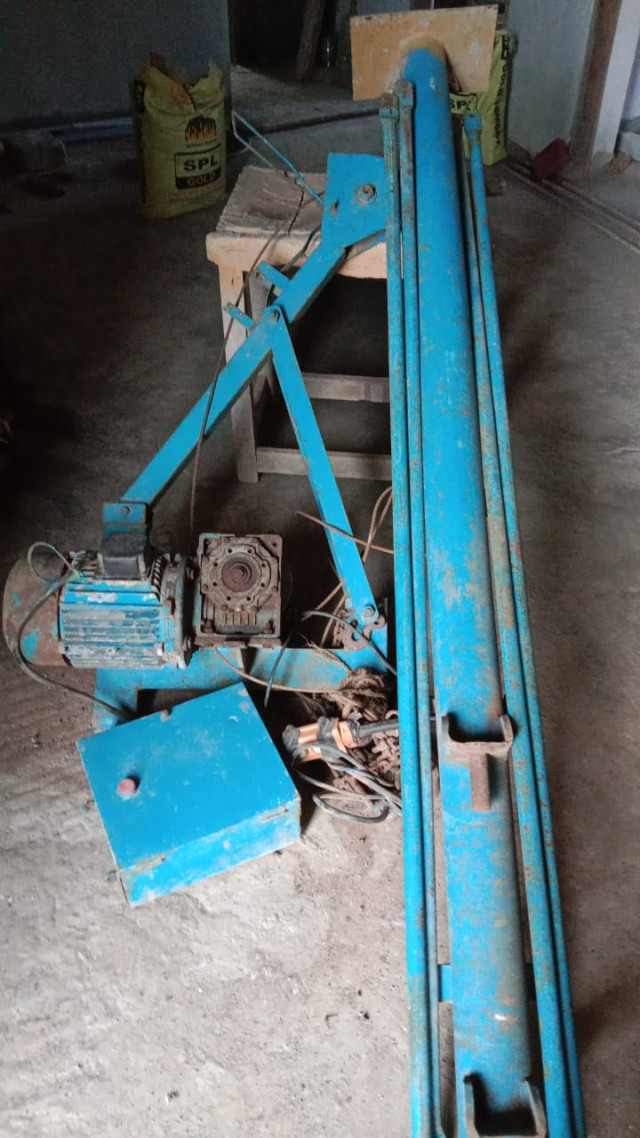 Monkey Crane for construction work