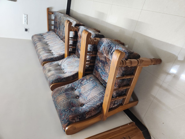 5 seated wooden sofa
