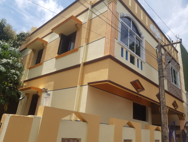 Independent Dublex house with land for sale near kunrathur, located at kunrathur to sriperumputhur main road 
