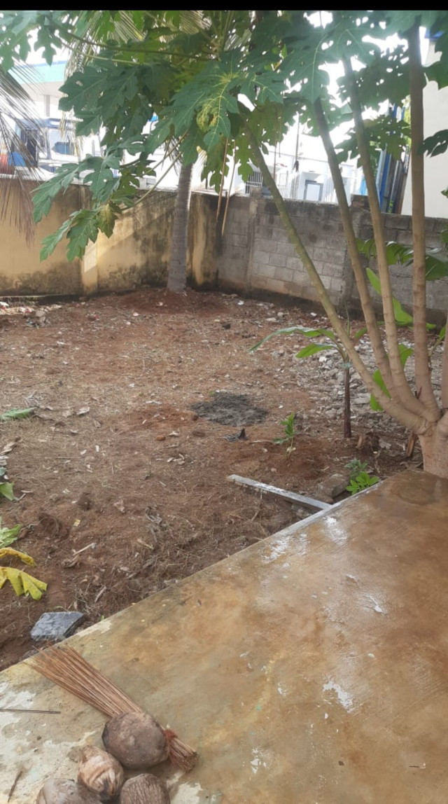 Independent Dublex house with land for sale near kunrathur, located at kunrathur to sriperumputhur main road 