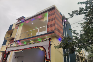 3 bedroom flat with 3 bathrooms hall and kitchen with speciacs 